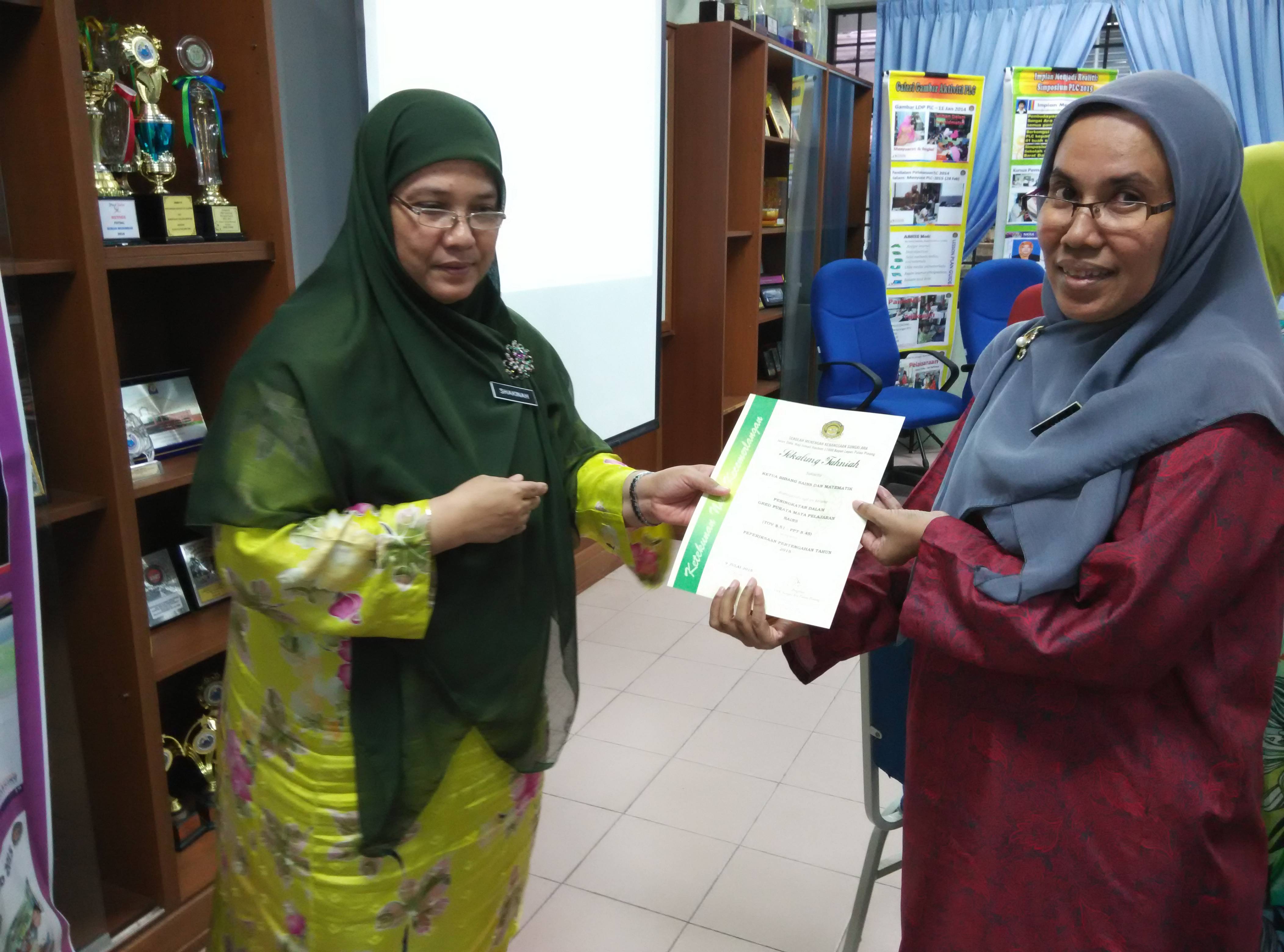 Majlis Penyampaian Sijil  Peningkatan GPMP Peperiksaan Pertengahan Tahun